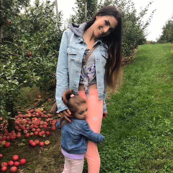 Sarah 😘 - Picture 2 of 3